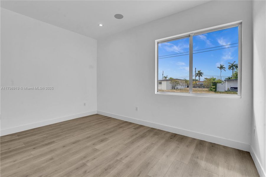 Spacious, unfurnished interior of a new home in , Miami (Image 14).