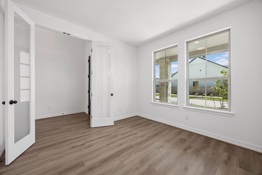 Spacious, unfurnished interior of a new home in Austin Point, Richmond (Image 14).