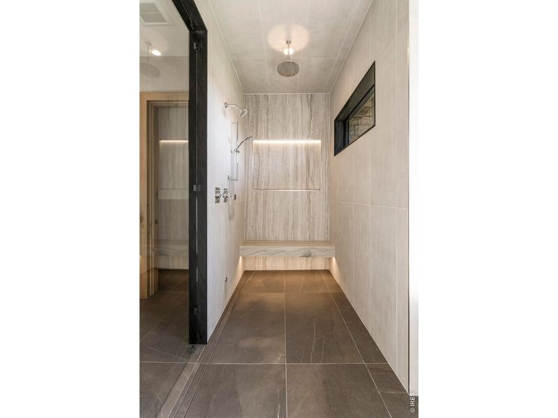 Spacious, unfurnished interior of a new home in , Lafayette (Image 15).