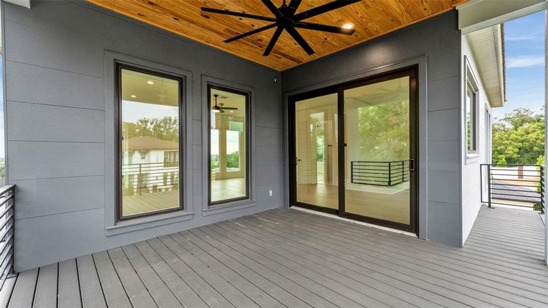 Exterior details and patio area of a home in , Lakeland (Image 28).