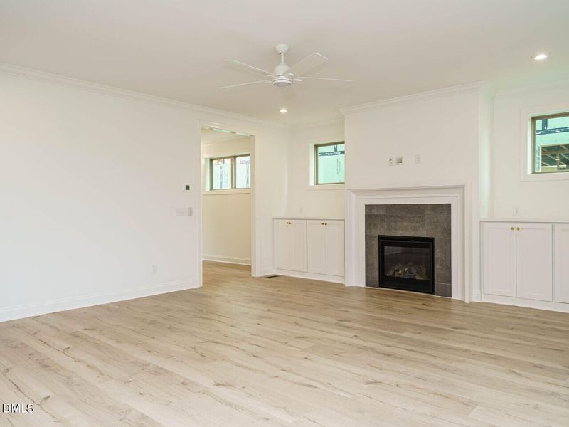 010-1280x960-living-room