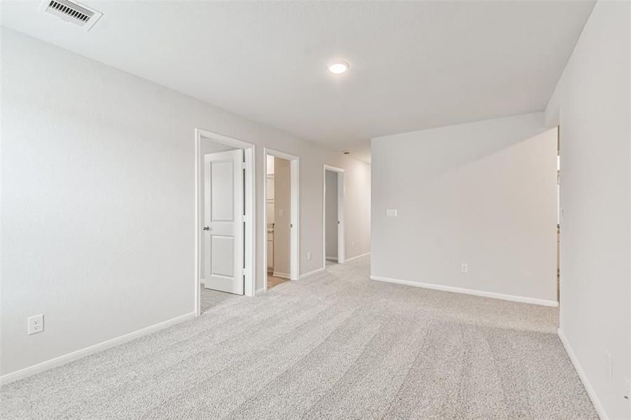 Spacious, unfurnished interior of a new home in Lakes at Black Oak, Magnolia (Image 57).