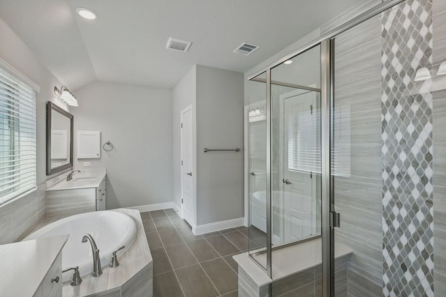 Furnished interior view inside a new home in Oaks of North Grove, Waxahachie (Image 7).