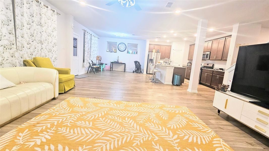 Image 22 of a home in Towne Lake 50'. Image 22 of a home in Towne Lake 50'.