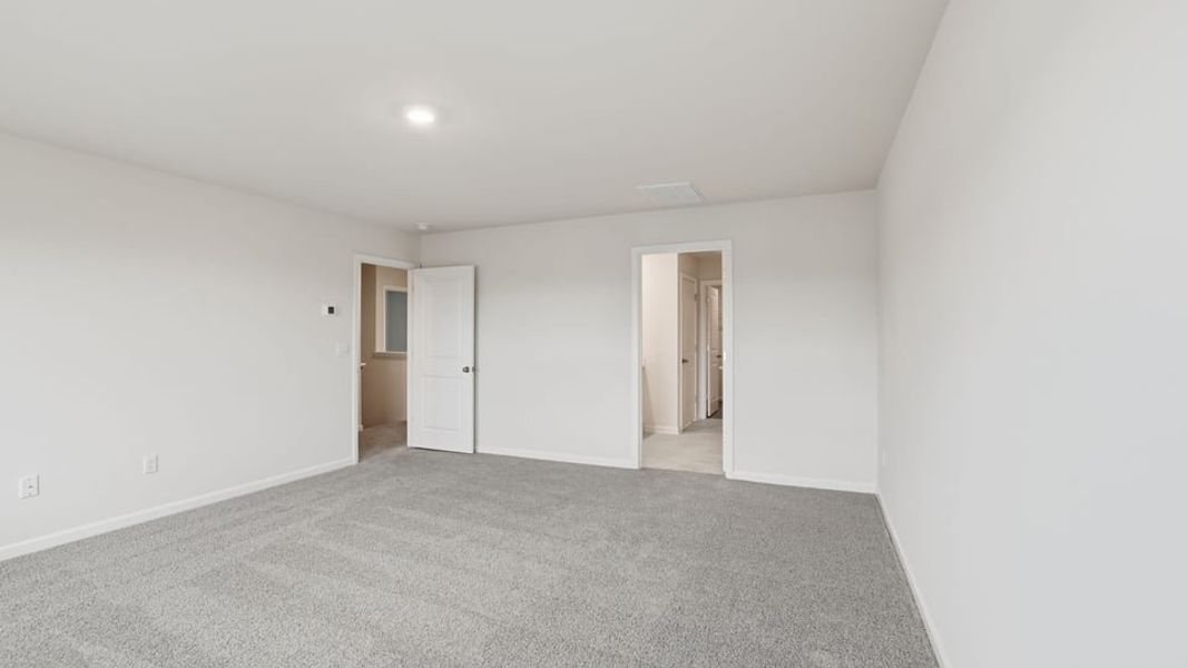 Spacious, unfurnished interior of a new home in Cedar Gap, Fountain Inn (Image 32).