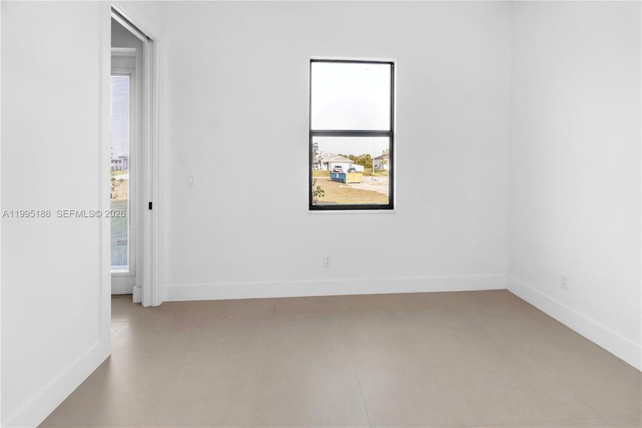 Spacious, unfurnished interior of a new home in , Cape Coral (Image 38).