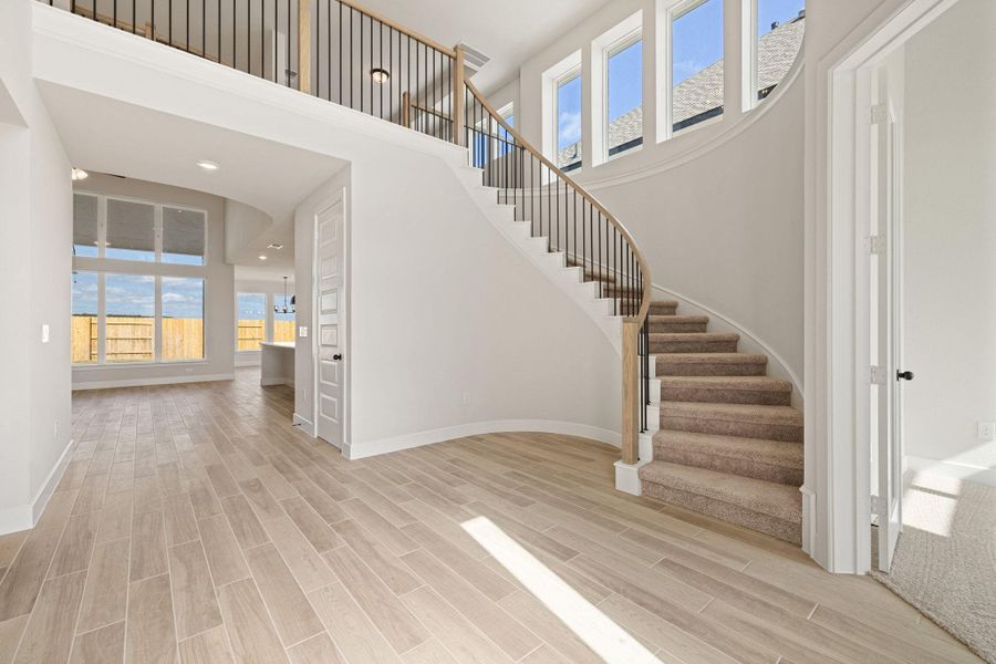 Spacious, unfurnished interior of a new home in Nolina - 50', Georgetown (Image 25).