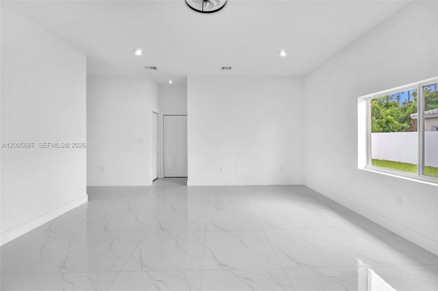 Spacious, unfurnished interior of a new home in , Homestead (Image 35).