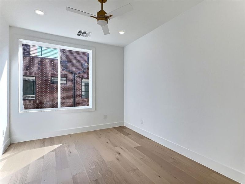 Image 10 of a home in .