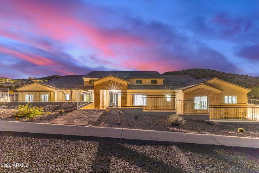 01 - Canyon Vista 01 - Canyon Vista