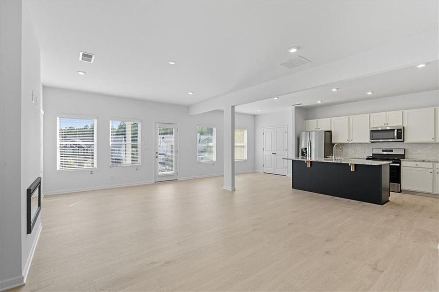 Spacious, unfurnished interior of a new home in Park Center Pointe, Austell (Image 21).