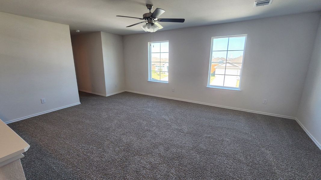 Spacious, unfurnished interior of a new home in Waverly Estates, Nevada (Image 14).