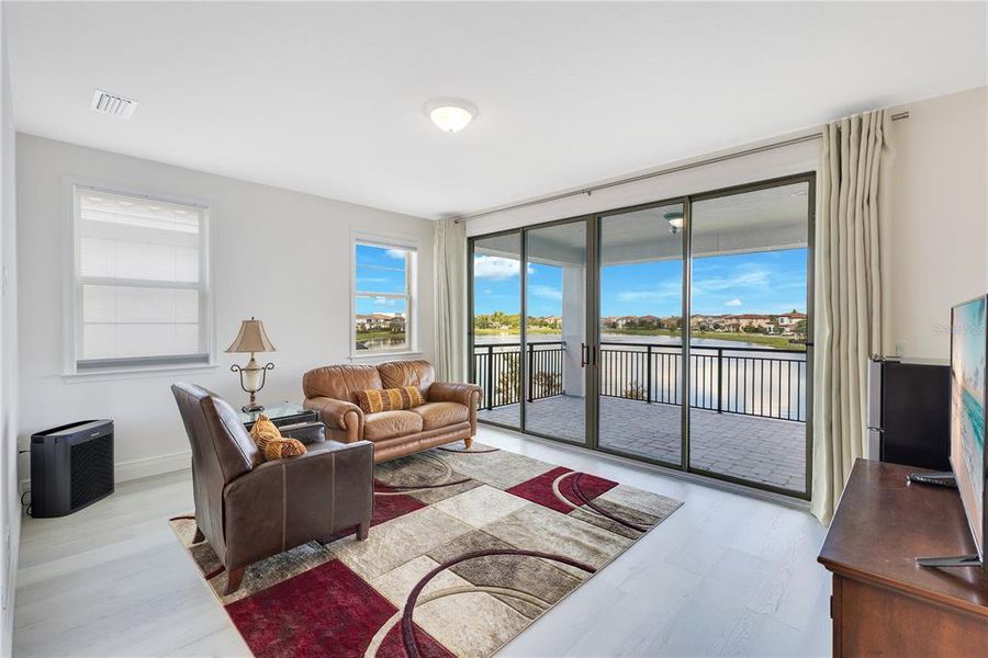 Furnished interior view inside a new home in , Orlando (Image 11).