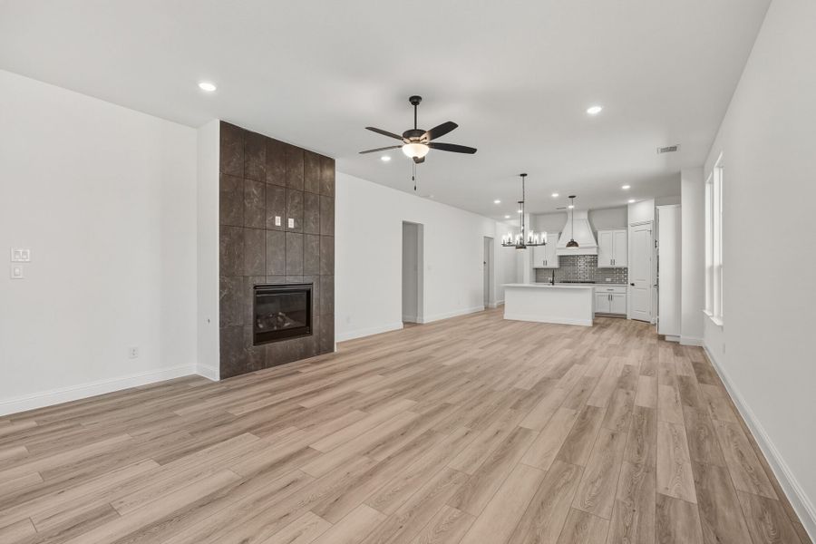 Spacious, unfurnished interior of a new home in Wildflower Ranch, Fort Worth (Image 16).