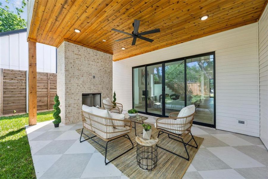 Exterior details and patio area of a home in , Dallas (Image 3).