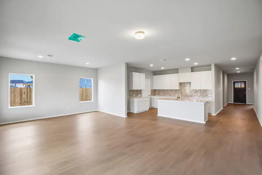 Spacious, unfurnished interior of a new home in Sorella, Tomball (Image 12).