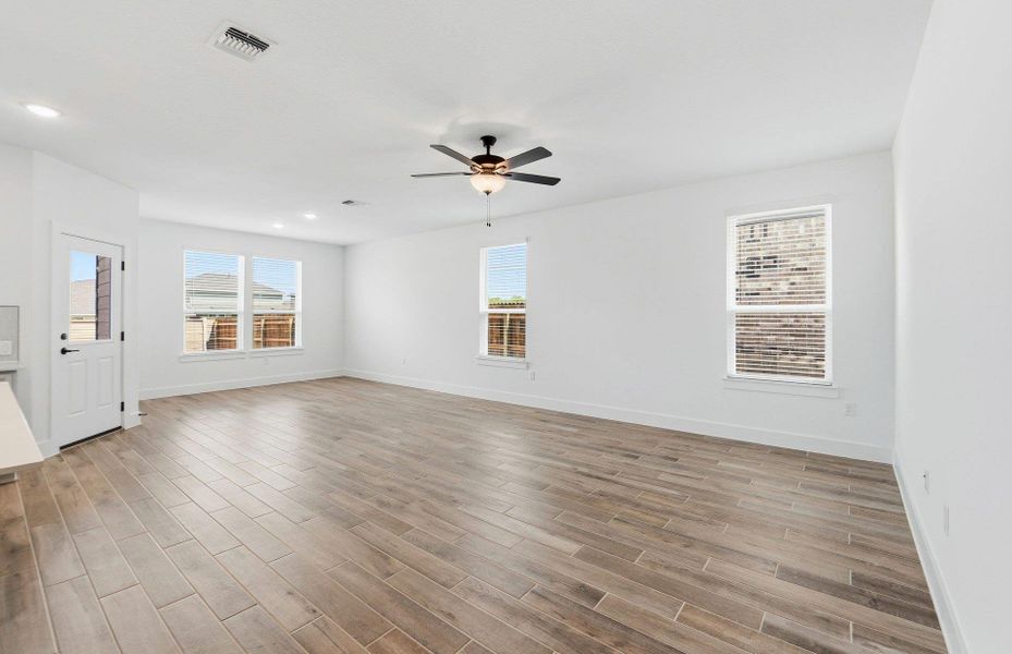 Spacious, unfurnished interior of a new home in Lagos, Manor (Image 19).