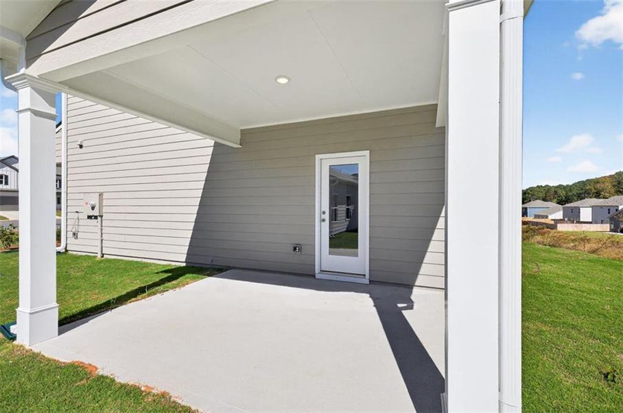 Exterior details and patio area of a home in Longbrooke, Rome (Image 4).