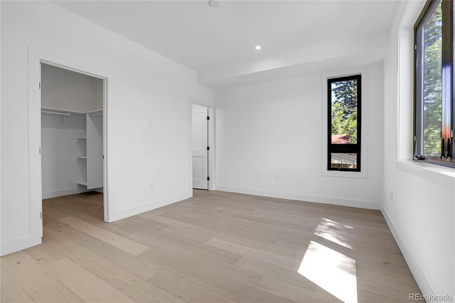 Spacious, unfurnished interior of a new home in , Denver (Image 31).
