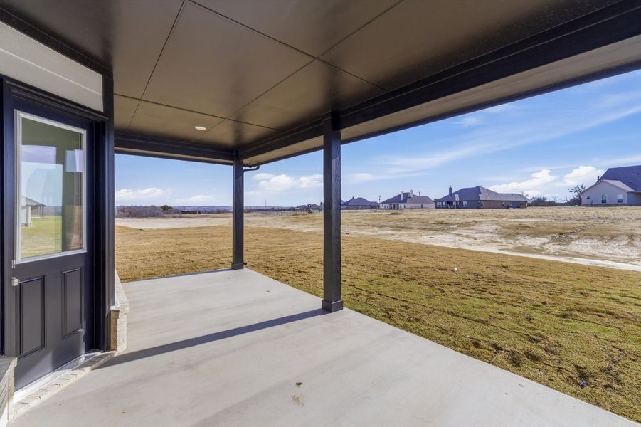 Exterior details and patio area of a home in Eagle Ridge Estates, Weatherford (Image 3).