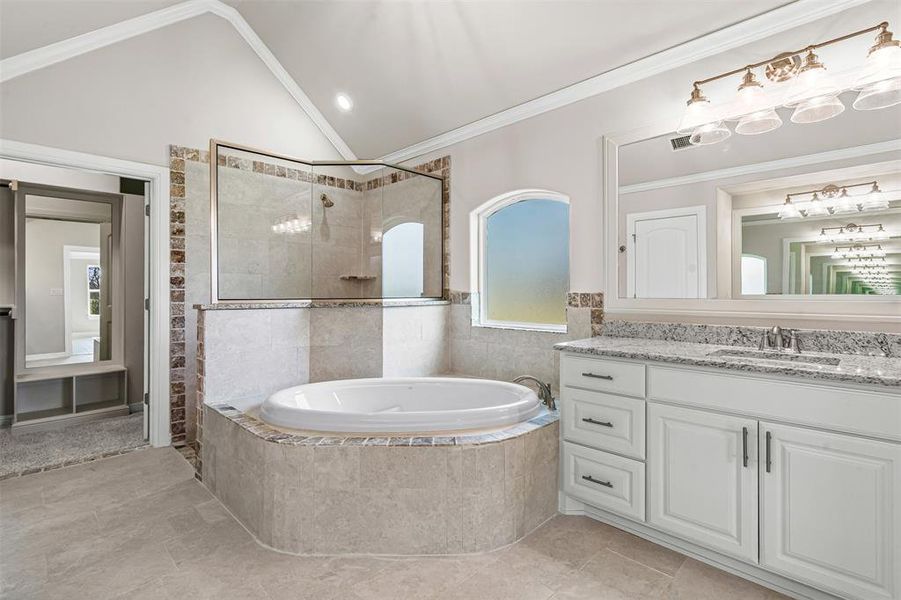 Furnished interior view inside a new home in Pecan Plantation, Granbury (Image 9).