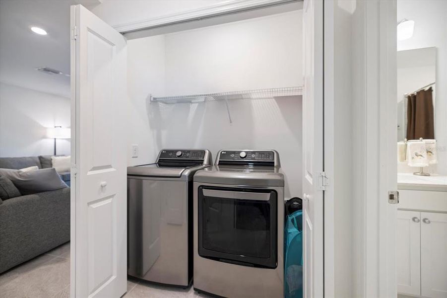 Furnished interior view inside a new home in , Sarasota (Image 6).