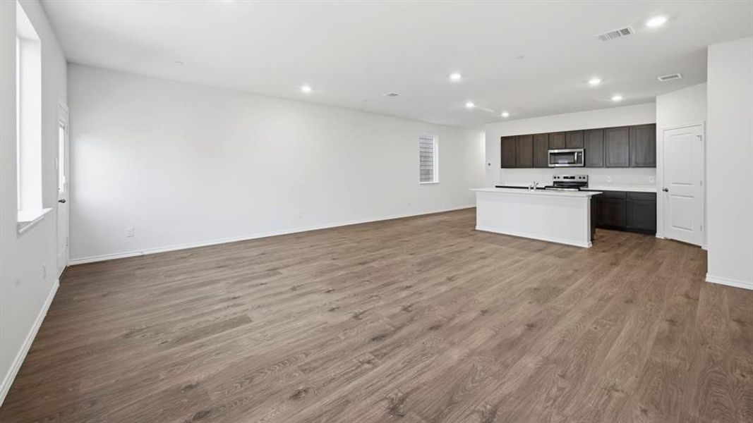 Spacious, unfurnished interior of a new home in Arbor Trails South, Princeton (Image 35).
