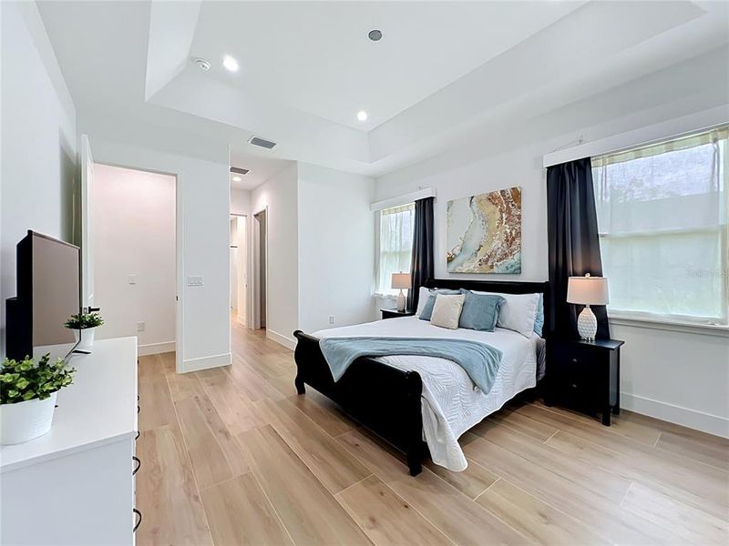 Furnished interior view inside a new home in , Orlando (Image 37).