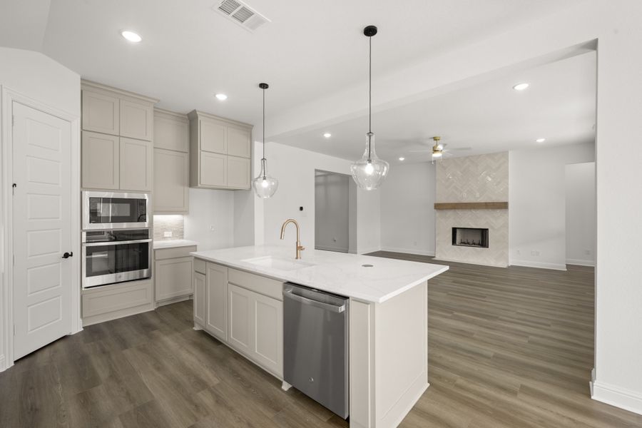 Furnished interior view inside a new home in Ridgepoint, Midlothian (Image 7).