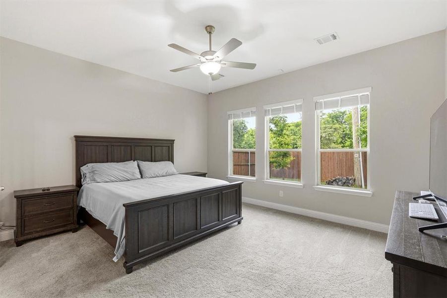 Furnished interior view inside a new home in Kentsdale Farms, DeSoto (Image 9).