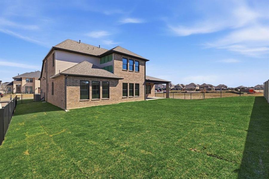 Exterior details and patio area of a home in , McKinney (Image 4).