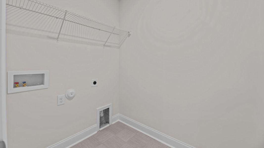 Spacious, unfurnished interior of a new home in Villa Grande, Winterville (Image 25).