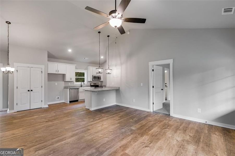 Spacious, unfurnished interior of a new home in , Buchanan (Image 29).