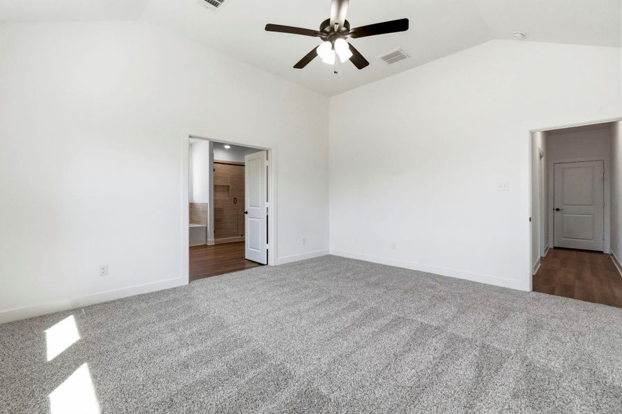 Spacious, unfurnished interior of a new home in , Centerville (Image 36).