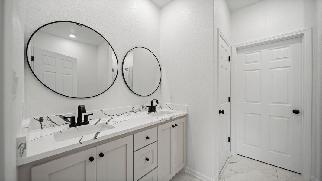 Furnished interior view inside a new home in , Giddings (Image 11).