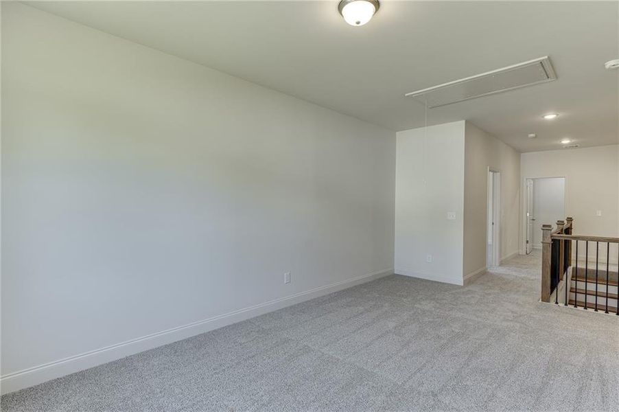 Spacious, unfurnished interior of a new home in , Jefferson (Image 36).