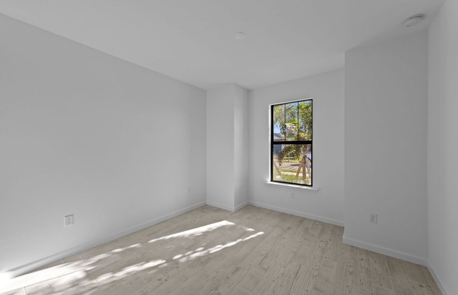 Spacious, unfurnished interior of a new home in Del Webb Naples, Immokalee (Image 16).