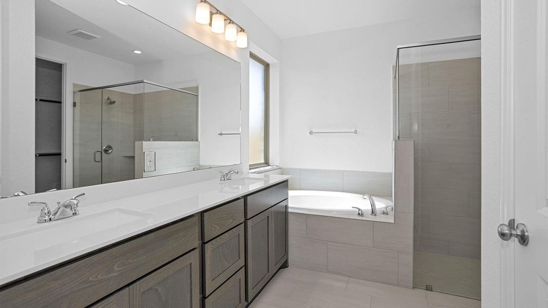Furnished interior view inside a new home in Valencia, Manvel (Image 7).