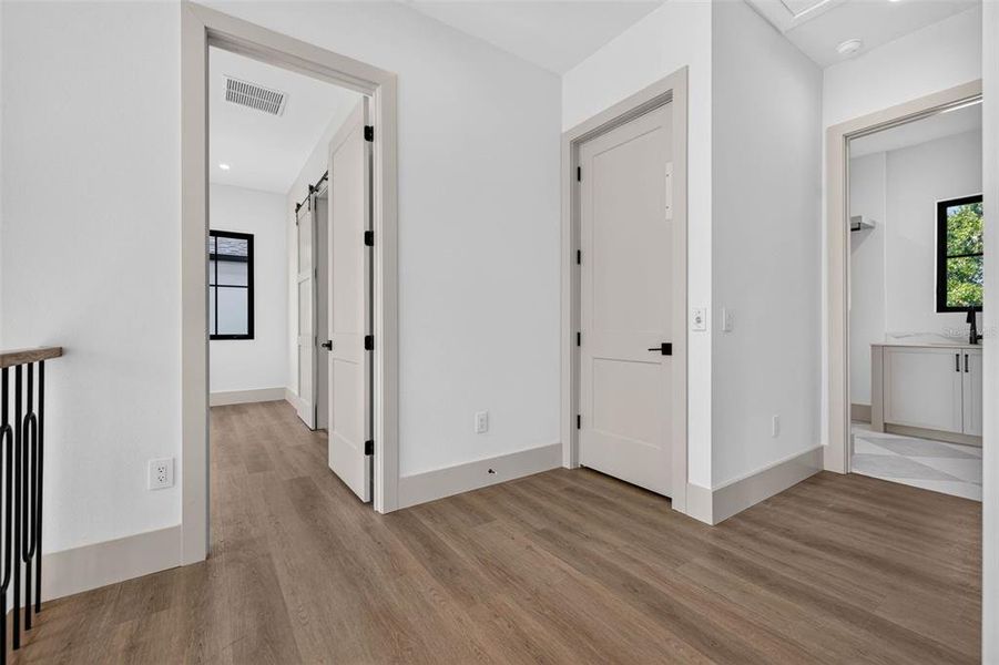 Spacious, unfurnished interior of a new home in , St. Petersburg (Image 67). Spacious, unfurnished interior of a new home in , St. Petersburg (Image 67).