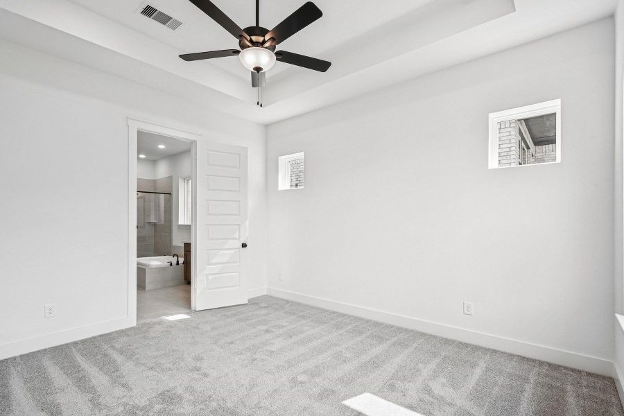 Spacious, unfurnished interior of a new home in The Highlands 40', Porter (Image 26). Spacious, unfurnished interior of a new home in The Highlands 40', Porter (Image 26).