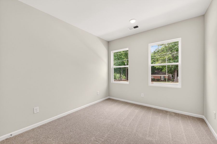 Spacious, unfurnished interior of a new home in Amplitude, Charlotte (Image 34).