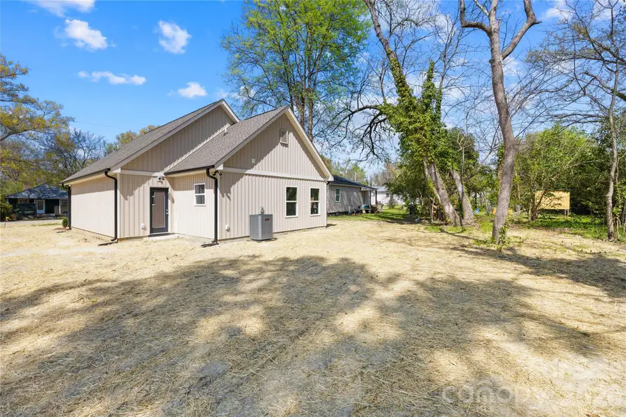 Exterior details and patio area of a home in , Rock Hill (Image 4).