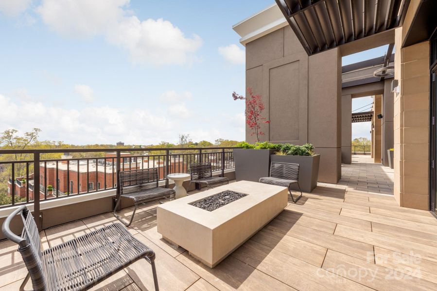 Roof top terrace with fire pit