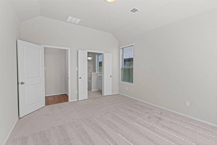 Spacious, unfurnished interior of a new home in Candela, Richmond (Image 23).