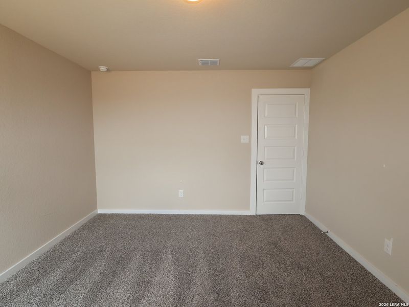 Spacious, unfurnished interior of a new home in Mesquite Ridge, San Antonio (Image 16). Spacious, unfurnished interior of a new home in Mesquite Ridge, San Antonio (Image 16).