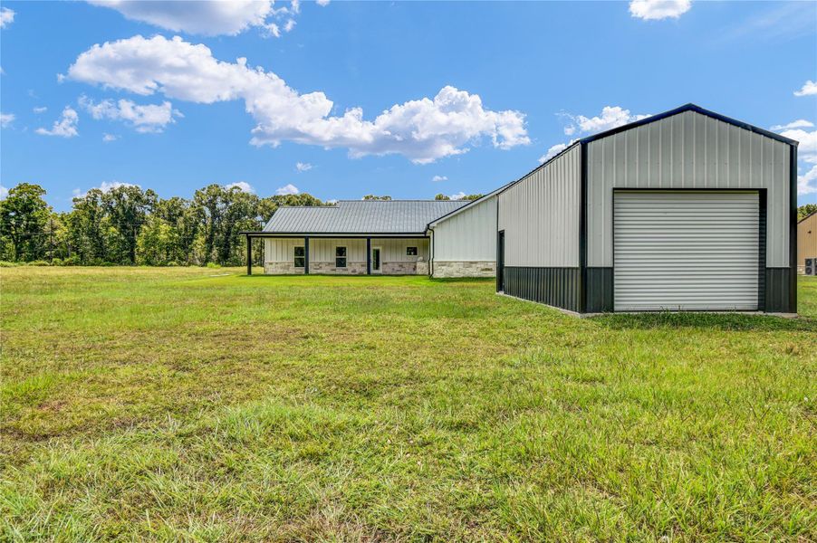 Exterior details and patio area of a home in , Angleton (Image 27).