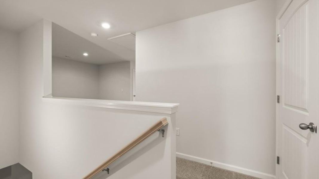 Spacious, unfurnished interior of a new home in Falcon Landing Townhomes, Gainesville (Image 11).