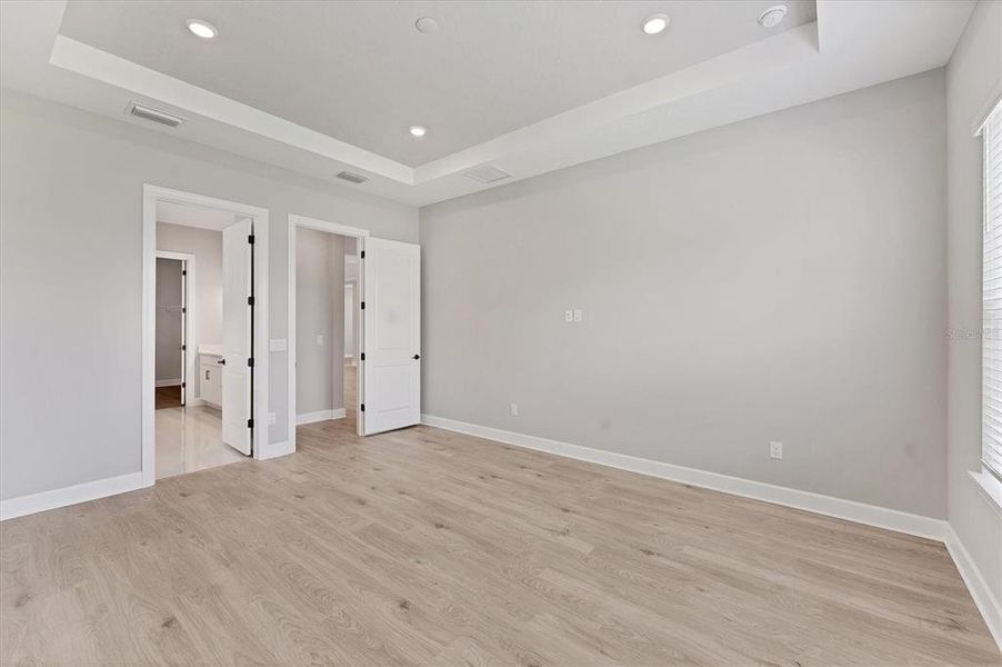 Spacious, unfurnished interior of a new home in , Bradenton (Image 34).