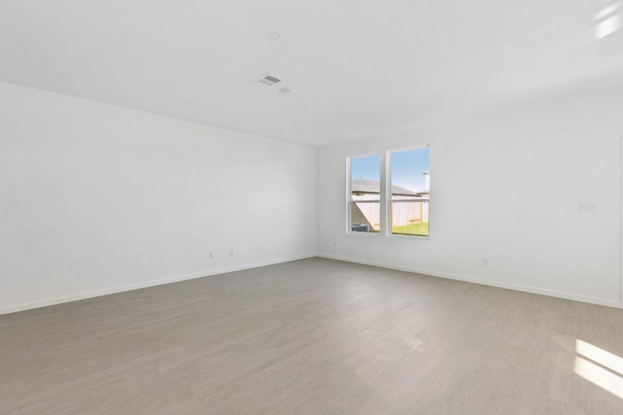 Spacious, unfurnished interior of a new home in Montgomery Bend, Montgomery (Image 26).