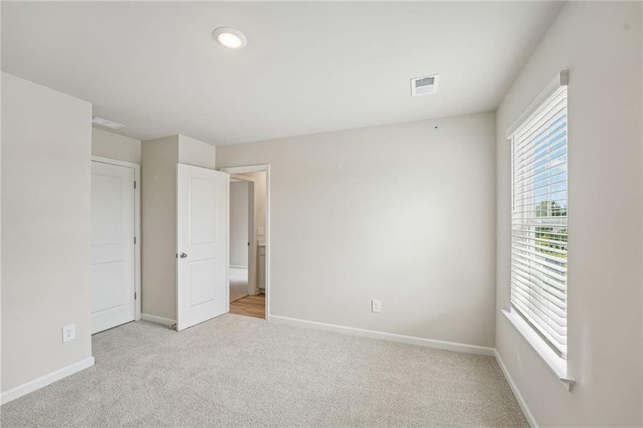 Spacious, unfurnished interior of a new home in Artisan Walk, Fairburn (Image 21). Spacious, unfurnished interior of a new home in Artisan Walk, Fairburn (Image 21).